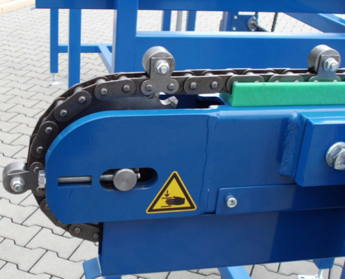 chain conveyor blue