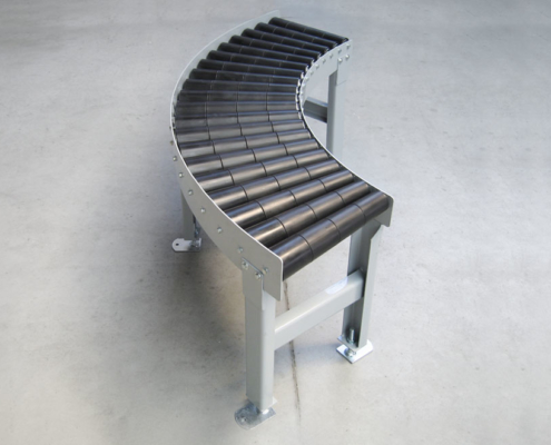 Roller conveyor with curve