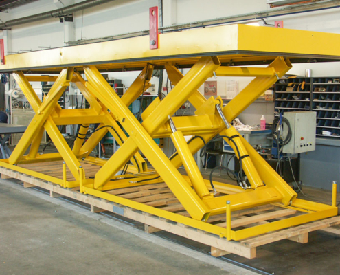 tandem scissors lift table yellow