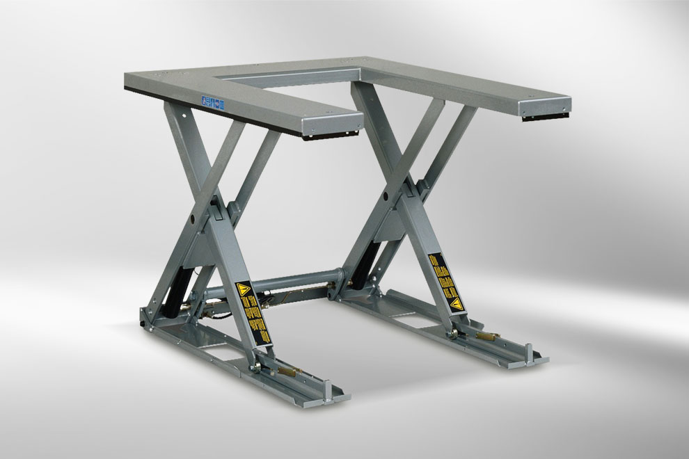 U-shaped lift table