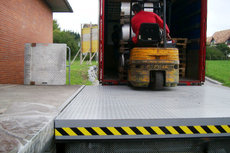 loading lift table