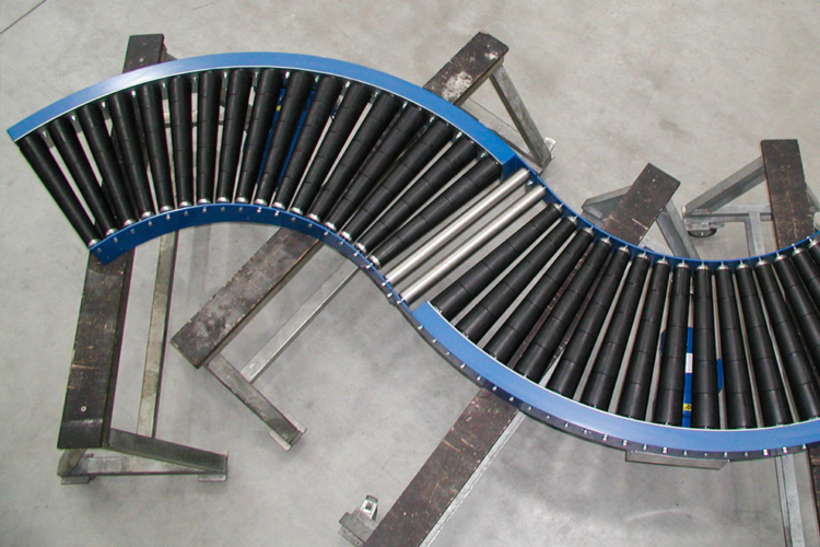 Roller conveyor curve